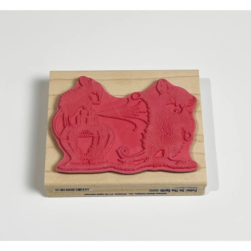 Stampabilities House Mouse Puttin On The Spritz Stamp Muzzy Monica